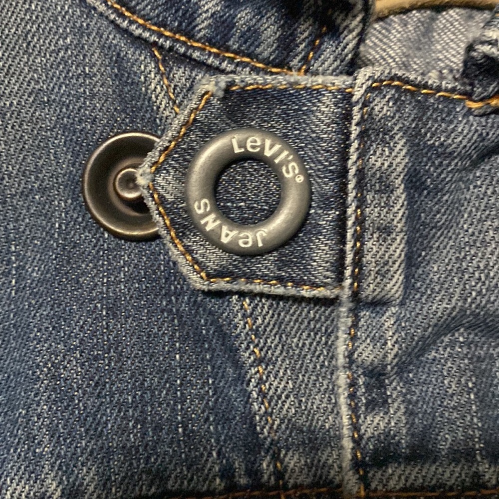 Levi’s Denim Button Up Blue Jean Jacket - Picture 4 of 15